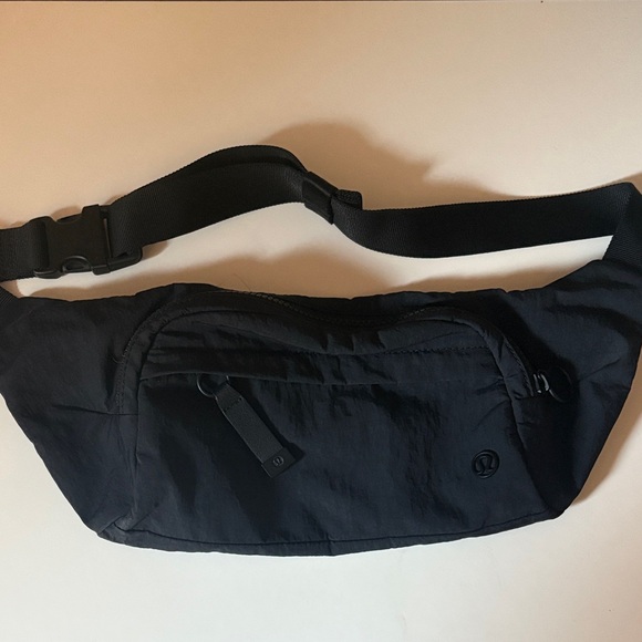 lululemon athletica Handbags - lululemon on the beat belt Bag